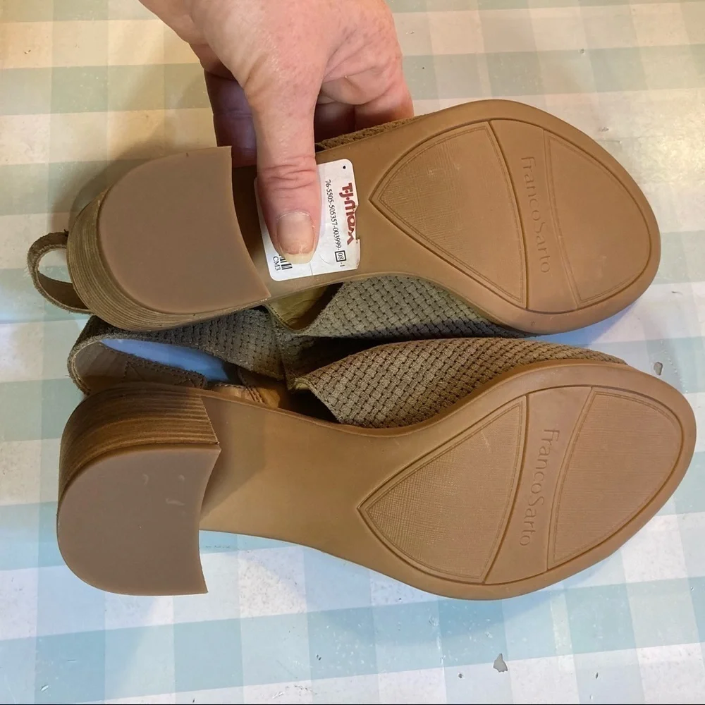 NEW Franco Sarto sz 7,5 Helix olive suede peeptoe